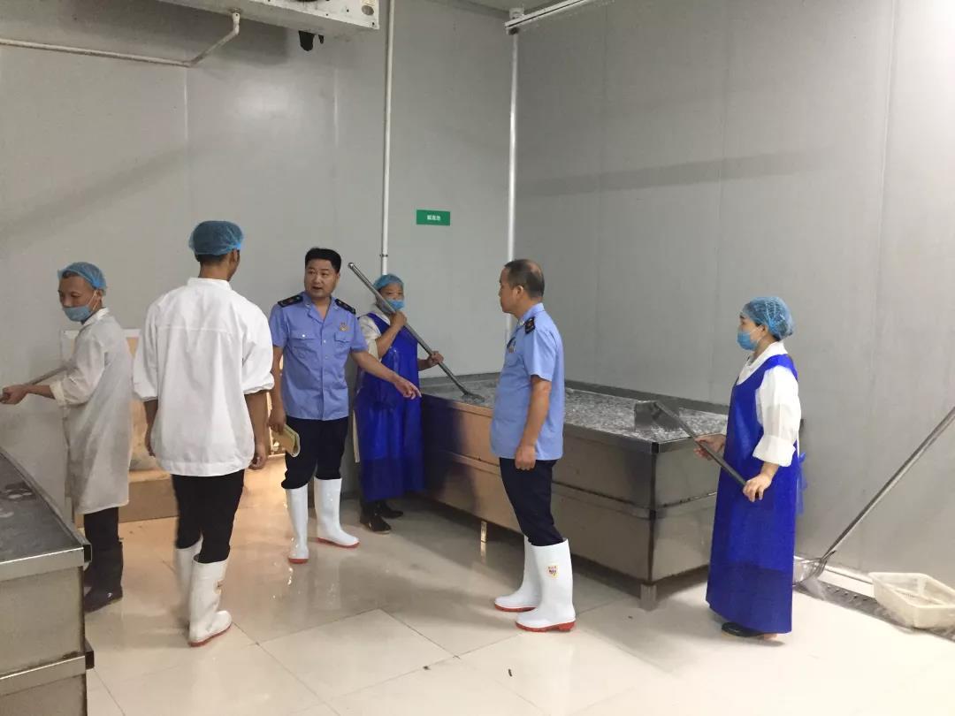 凤桥市场监管分局开展食品生产企业“全覆盖”监督检查 筑牢食品安全防线